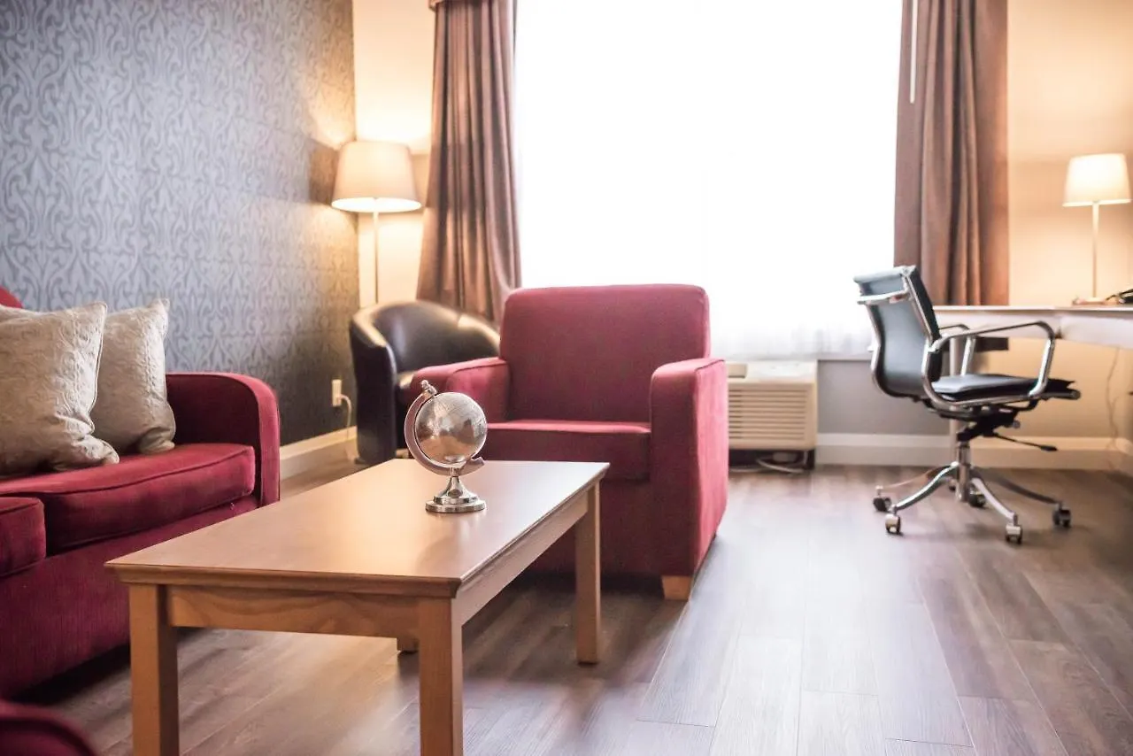 Cambridge Hotel And Conference Centre