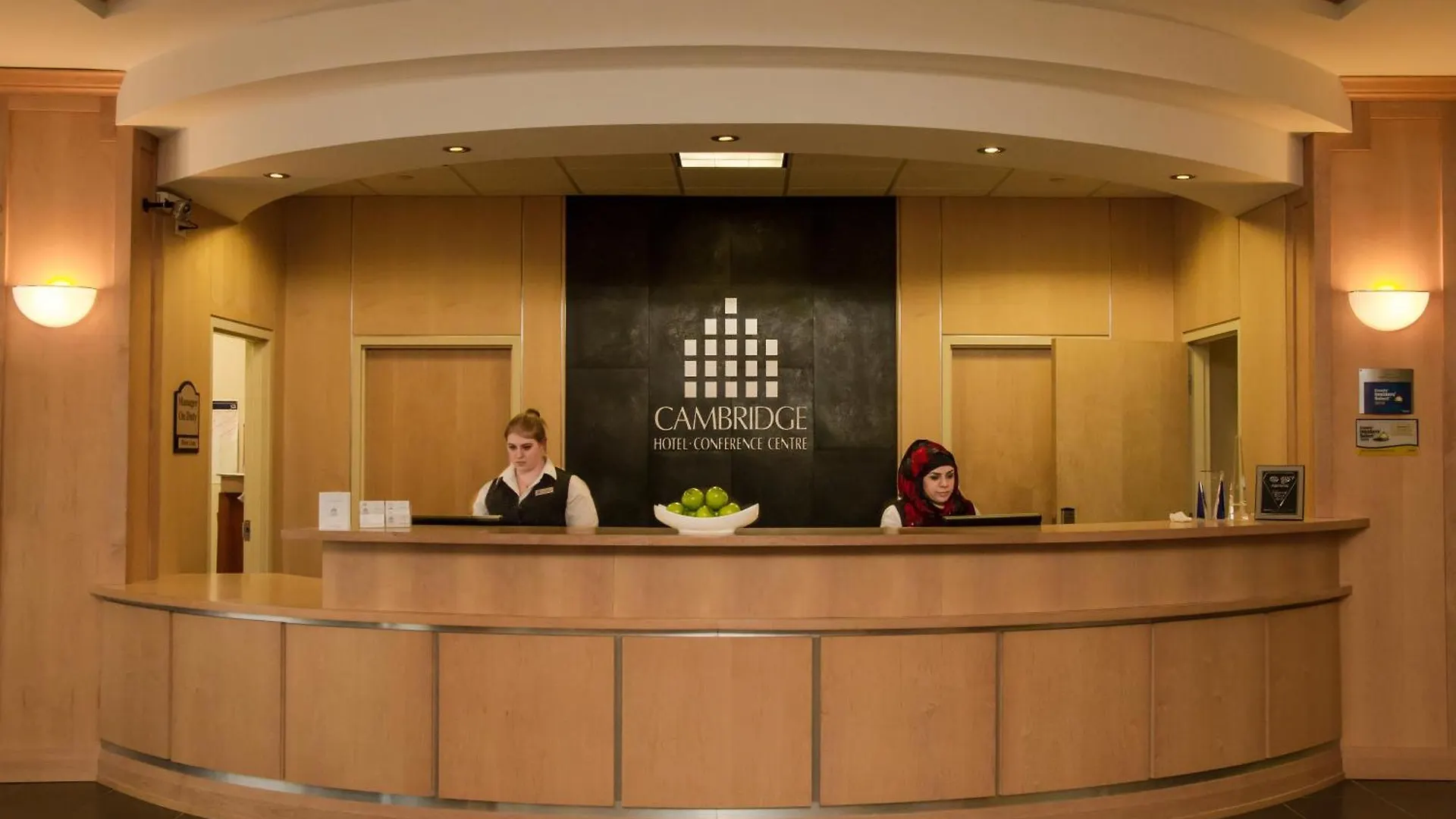 Cambridge Hotel And Conference Centre