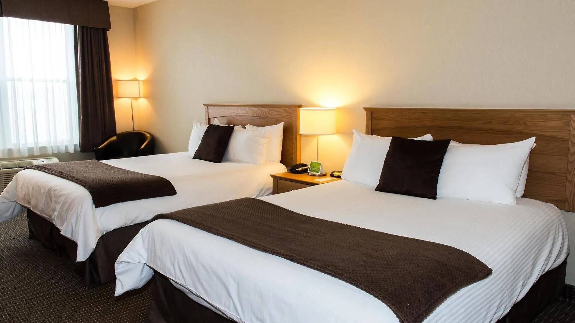 Cambridge Hotel And Conference Centre