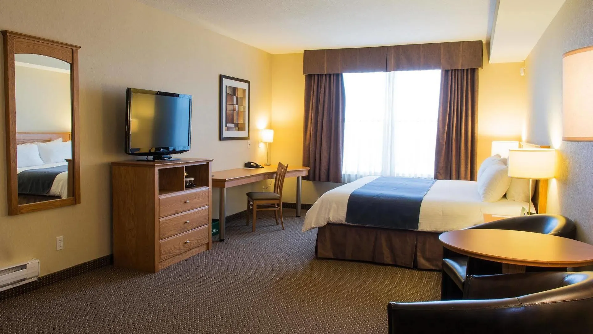 Cambridge Hotel And Conference Centre 3*,