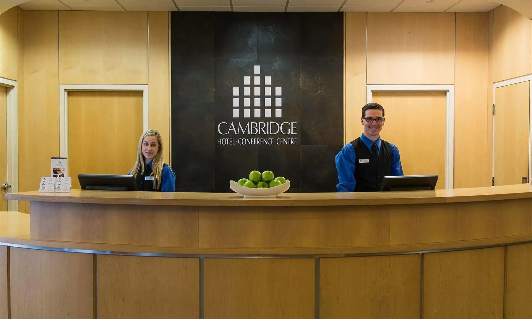 Cambridge Hotel And Conference Centre