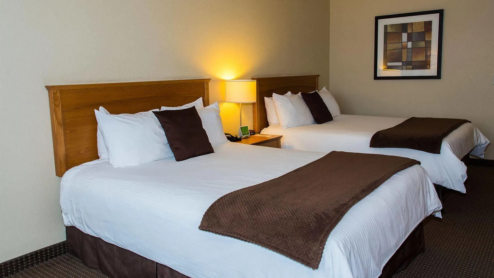 Cambridge Hotel And Conference Centre