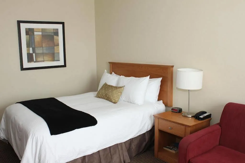 Cambridge Hotel And Conference Centre 3*,