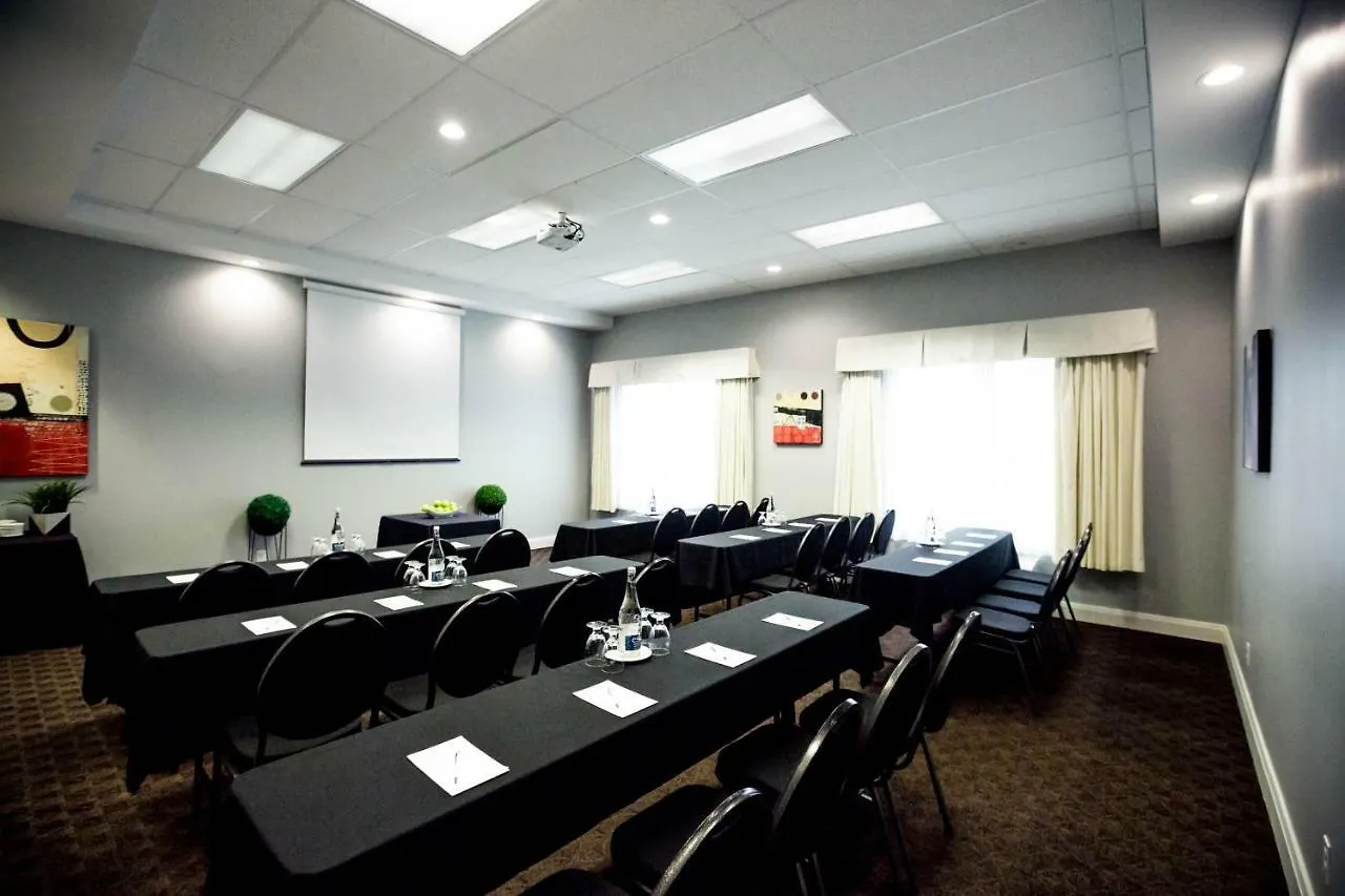 Cambridge Hotel And Conference Centre 3*,